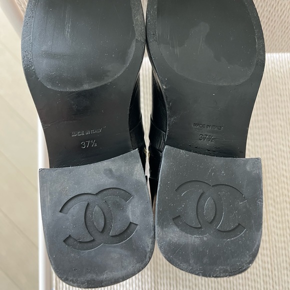 Chanel Short Leather Ankle Boots size 37.5 (US 6.5) authentic Chanel - Picture 5 of 8